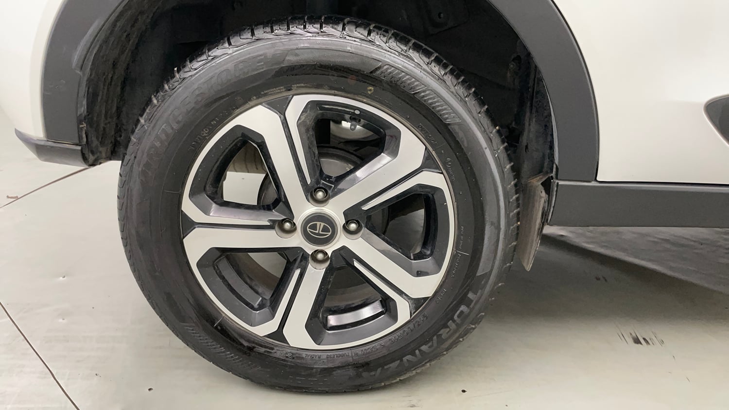 Used 2023 Tata Nexon XZA Plus Petrol Automatic tyres RIGHT REAR TYRE RIM VIEW