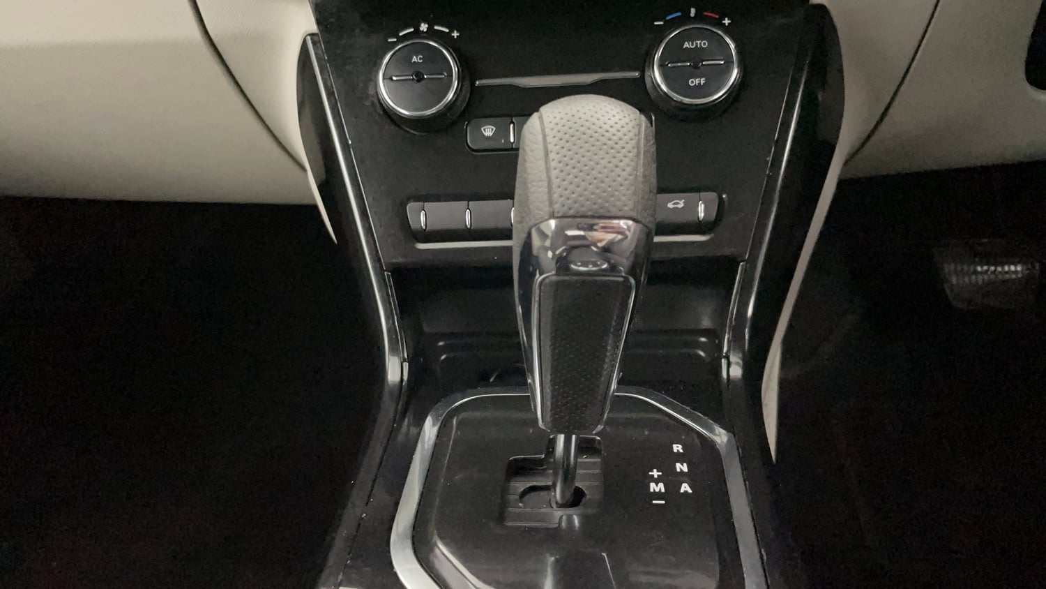 Used 2023 Tata Nexon XZA Plus Petrol Automatic interior GEAR  KNOB VIEW