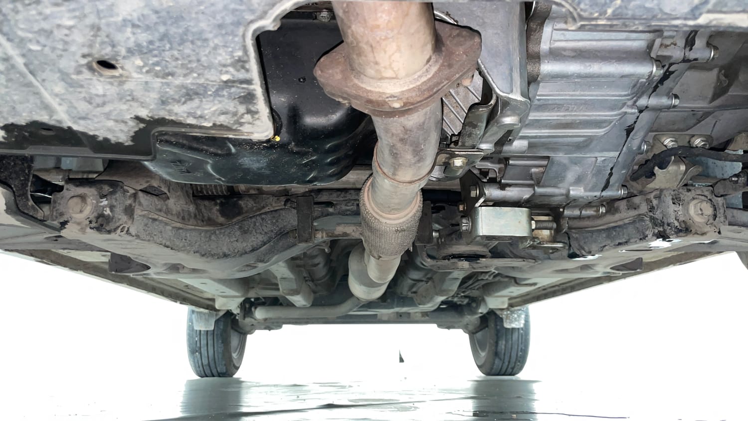 Used 2023 Tata Nexon XZA Plus Petrol Automatic extra FRONT LEFT UNDERBODY VIEW