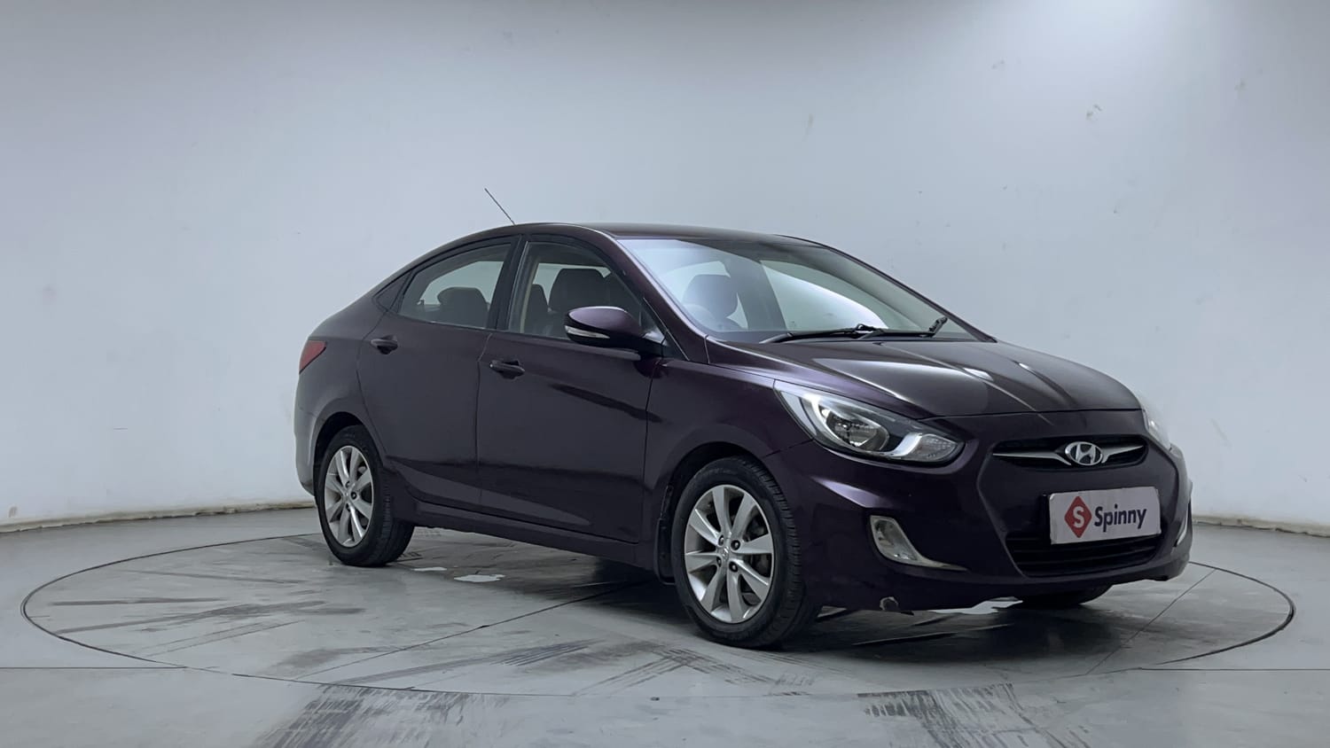 Used 2012 Hyundai Verna Fluidic 1.6 CRDi SX Diesel Manual exterior RIGHT FRONT CORNER VIEW