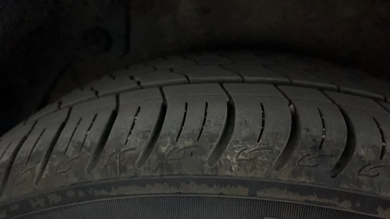 Used 2012 Hyundai Verna Fluidic 1.6 CRDi SX Diesel Manual tyres RIGHT REAR TYRE TREAD VIEW