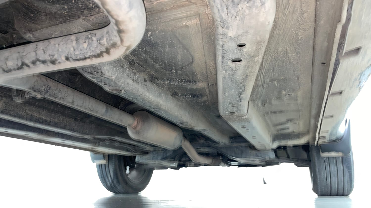 Used 2023 Tata Nexon XZA Plus Petrol Automatic extra REAR RIGHT UNDERBODY VIEW