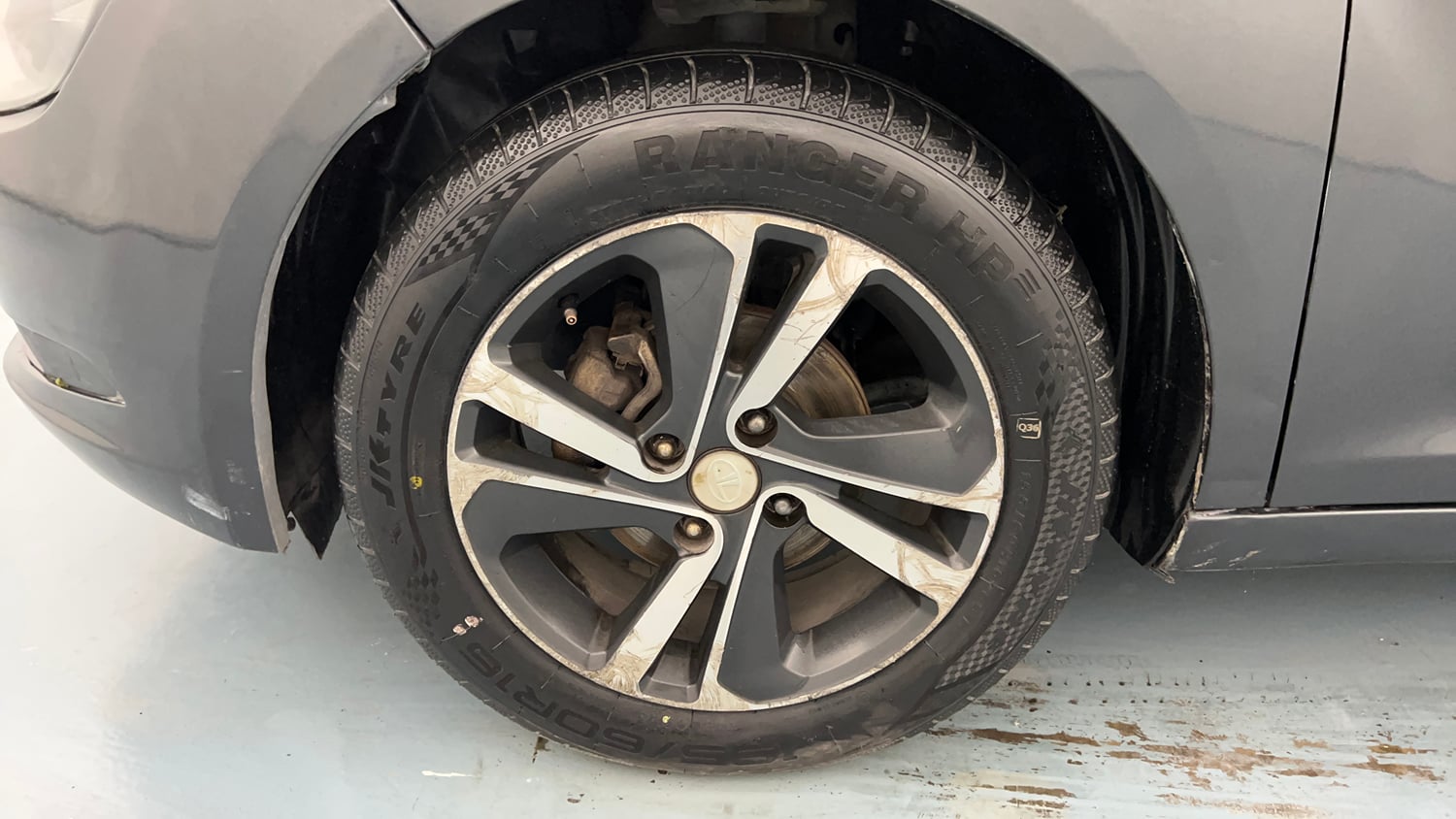 Used 2021 Tata Altroz XZ Diesel Diesel Manual tyres LEFT FRONT TYRE RIM VIEW