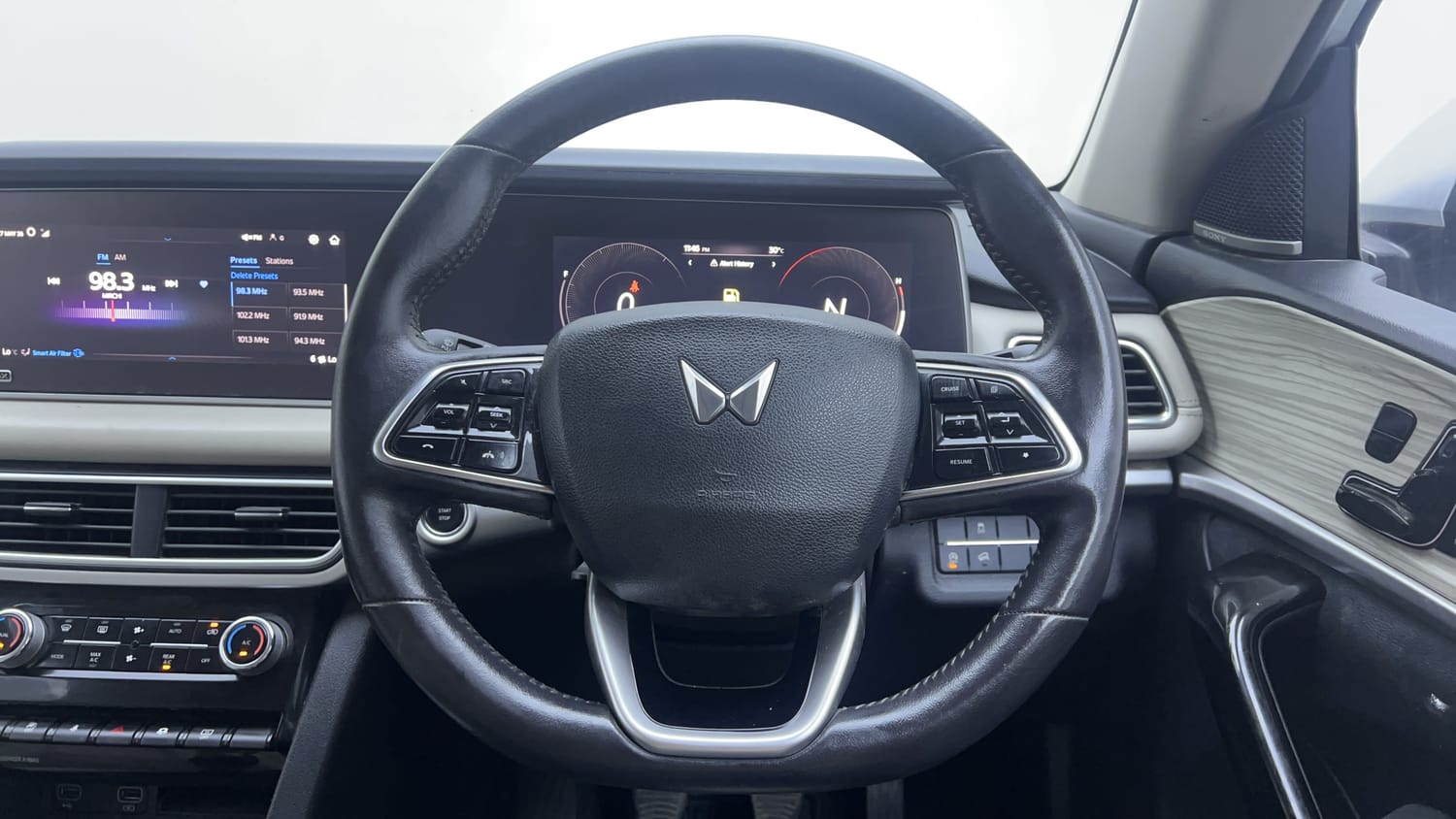 Used 2021 Mahindra XUV700 AX 7 Petrol MT 7 STR Petrol Manual interior STEERING VIEW