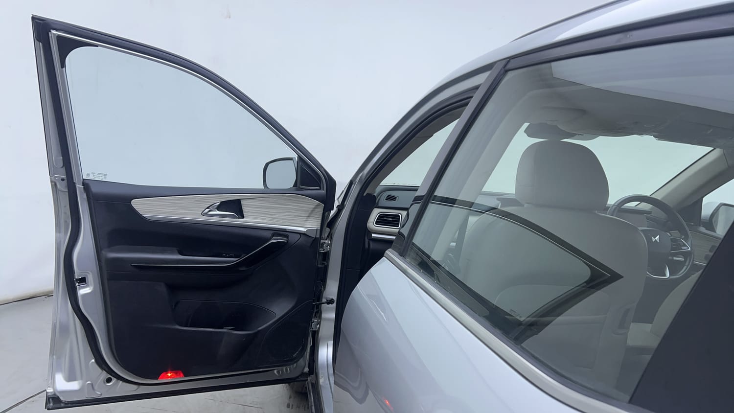 Used 2021 Mahindra XUV700 AX 7 Petrol MT 7 STR Petrol Manual interior LEFT FRONT DOOR OPEN VIEW