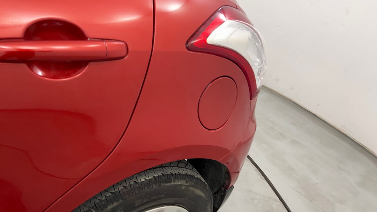 Used 2012 Maruti Suzuki Swift VXi Petrol Manual dents MINOR SCRATCH