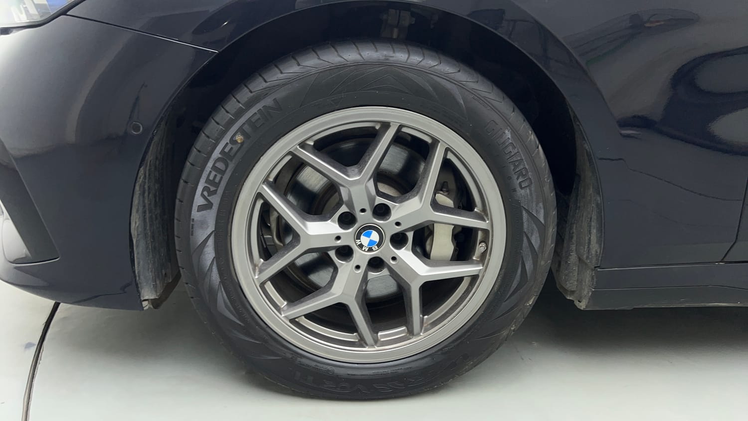 Used 2026 BMW 5 Series 530Li M Sport (Titanium Bronze) Petrol Automatic tyres LEFT FRONT TYRE RIM VIEW