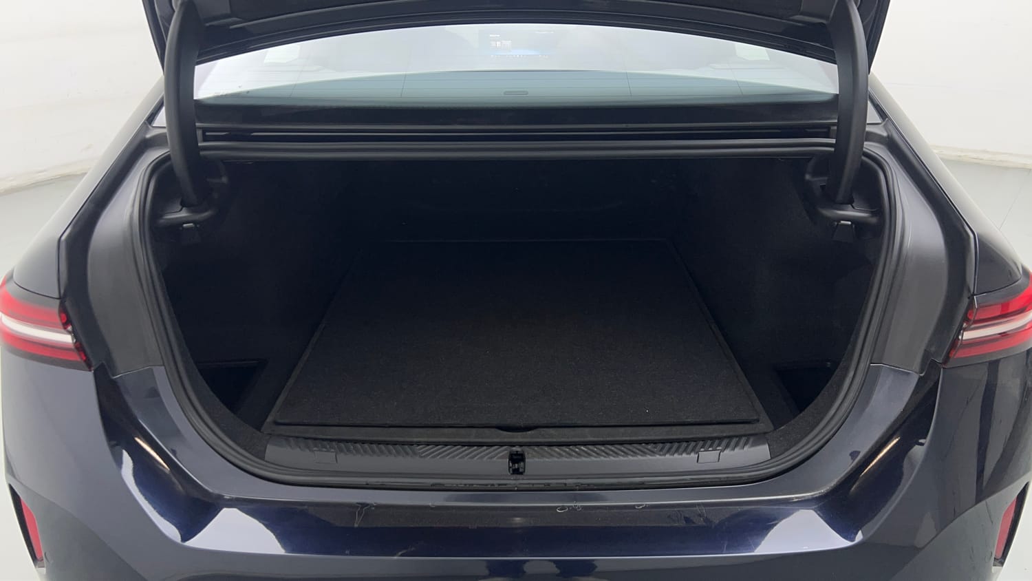 Used 2026 BMW 5 Series 530Li M Sport (Titanium Bronze) Petrol Automatic interior DICKY INSIDE VIEW