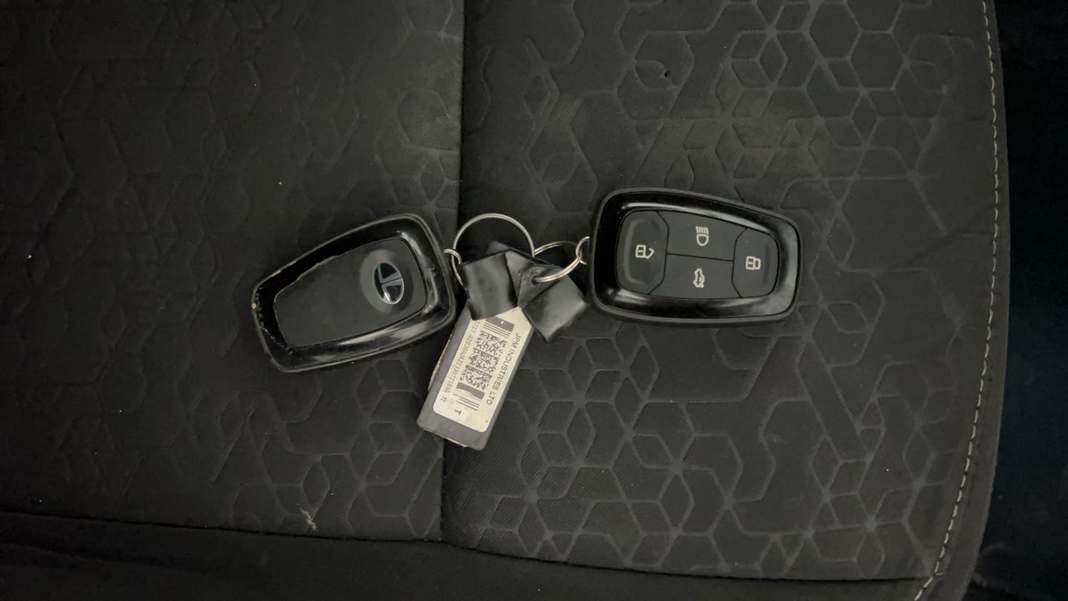 Used 2021 Tata Altroz XZ Diesel Diesel Manual extra CAR KEY VIEW