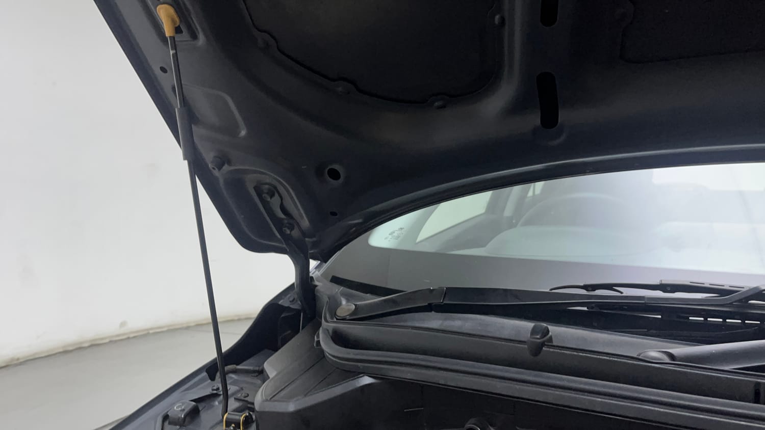 Used 2021 Hyundai New i20 Asta (O) 1.0 Turbo DCT Petrol Automatic engine ENGINE RIGHT SIDE HINGE & APRON VIEW
