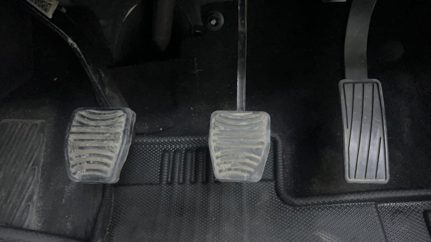 Used 2021 Mahindra XUV700 AX 7 Petrol MT 7 STR Petrol Manual interior PEDALS VIEW