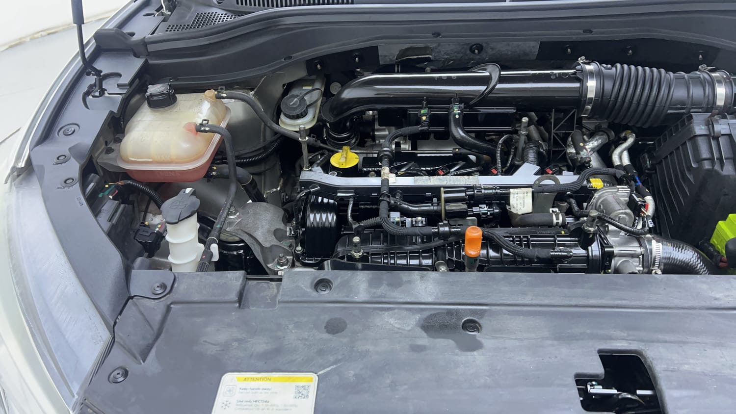 Used 2021 Mahindra XUV700 AX 7 Petrol MT 7 STR Petrol Manual engine ENGINE RIGHT SIDE VIEW