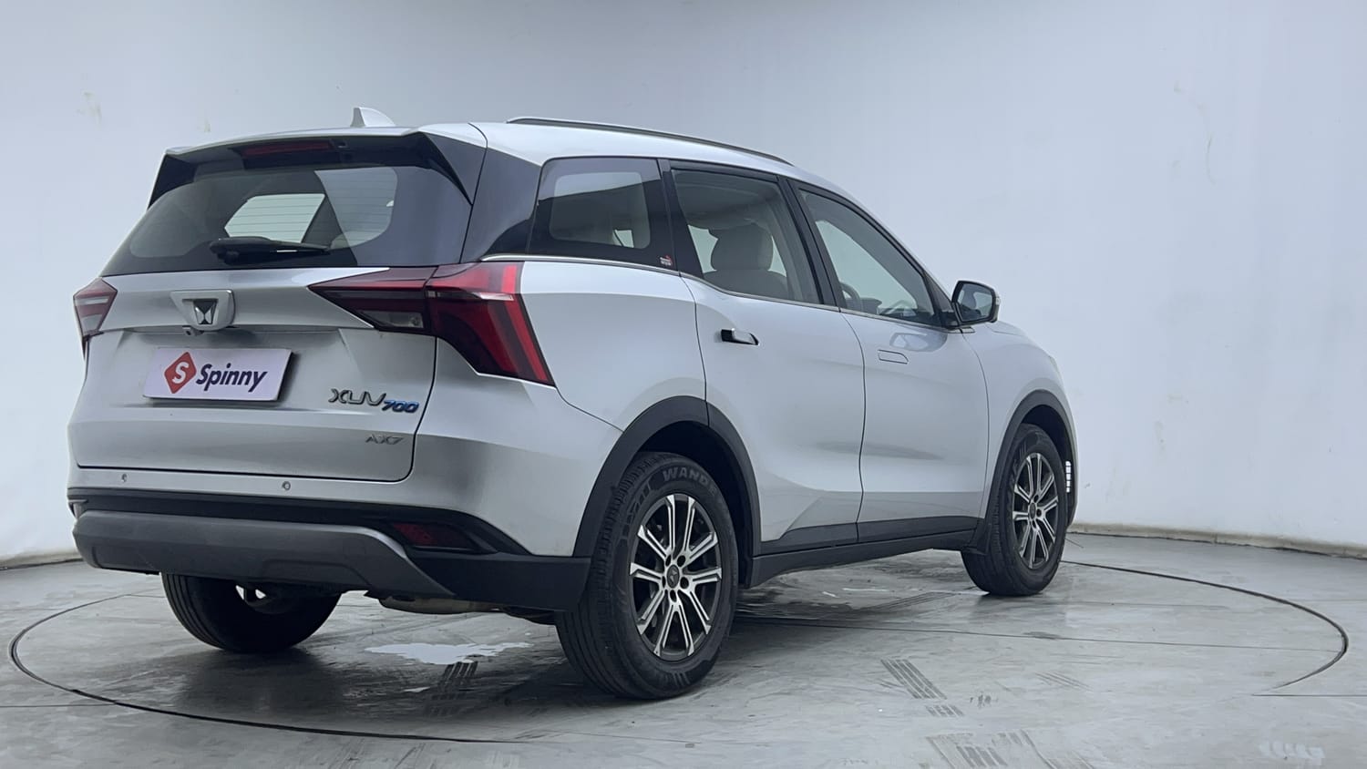 Used 2021 Mahindra XUV700 AX 7 Petrol MT 7 STR Petrol Manual exterior RIGHT REAR CORNER VIEW