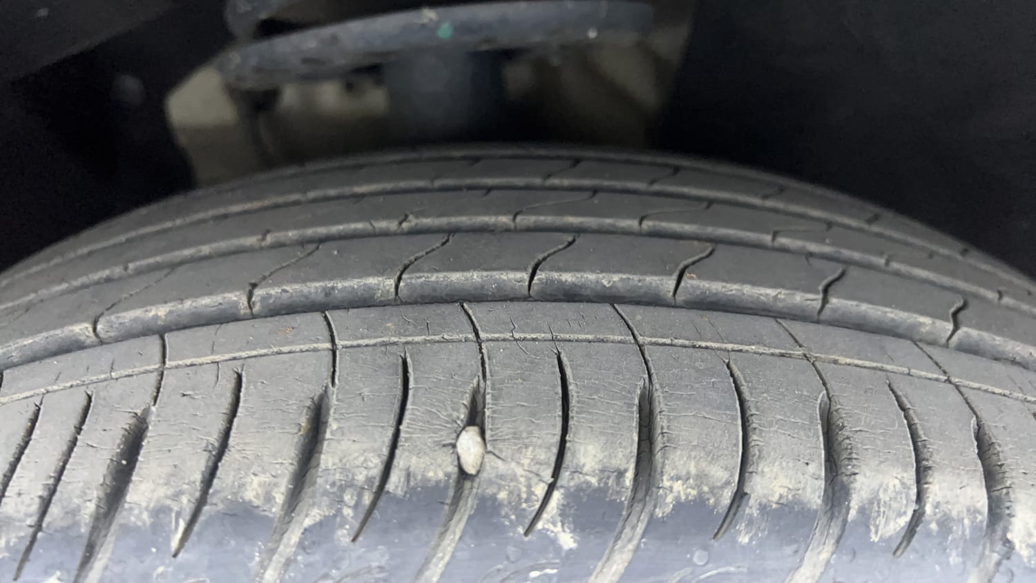 Used 2021 Mahindra XUV700 AX 7 Petrol MT 7 STR Petrol Manual tyres RIGHT FRONT TYRE TREAD VIEW