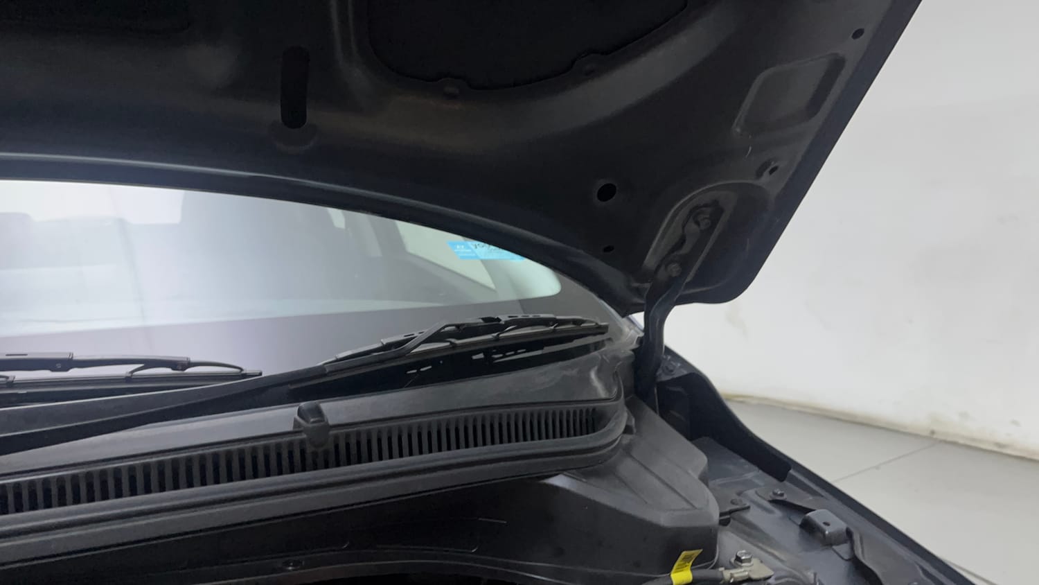 Used 2021 Hyundai New i20 Asta (O) 1.0 Turbo DCT Petrol Automatic engine ENGINE LEFT SIDE HINGE & APRON VIEW