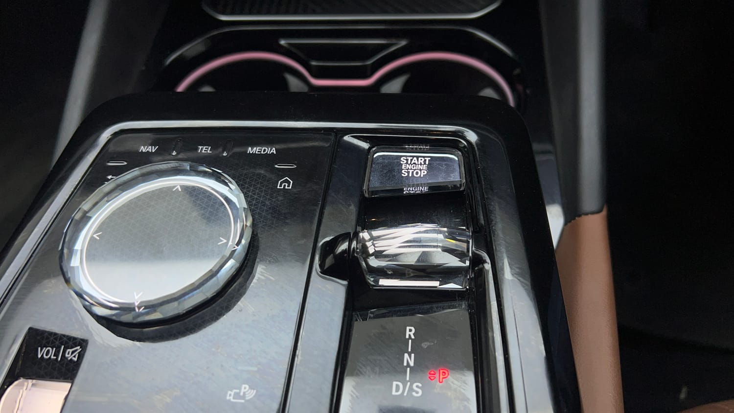 Used 2026 BMW 5 Series 530Li M Sport (Titanium Bronze) Petrol Automatic interior GEAR  KNOB VIEW