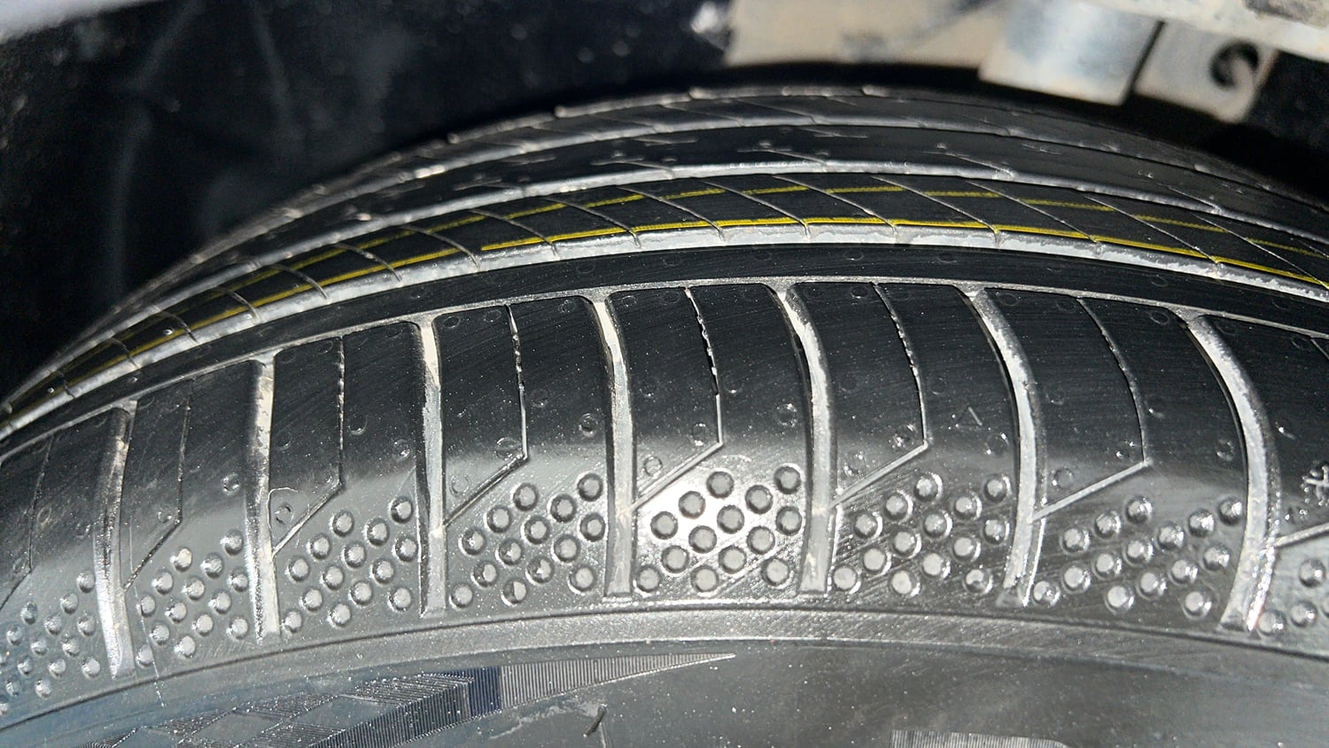Used 2021 Tata Altroz XZ Diesel Diesel Manual tyres LEFT FRONT TYRE TREAD VIEW