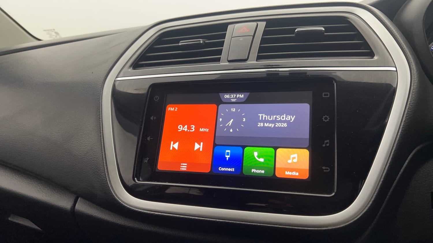 Used 2021 Maruti Suzuki S-Cross Alpha AT Petrol Automatic top_features Touch screen infotainment system