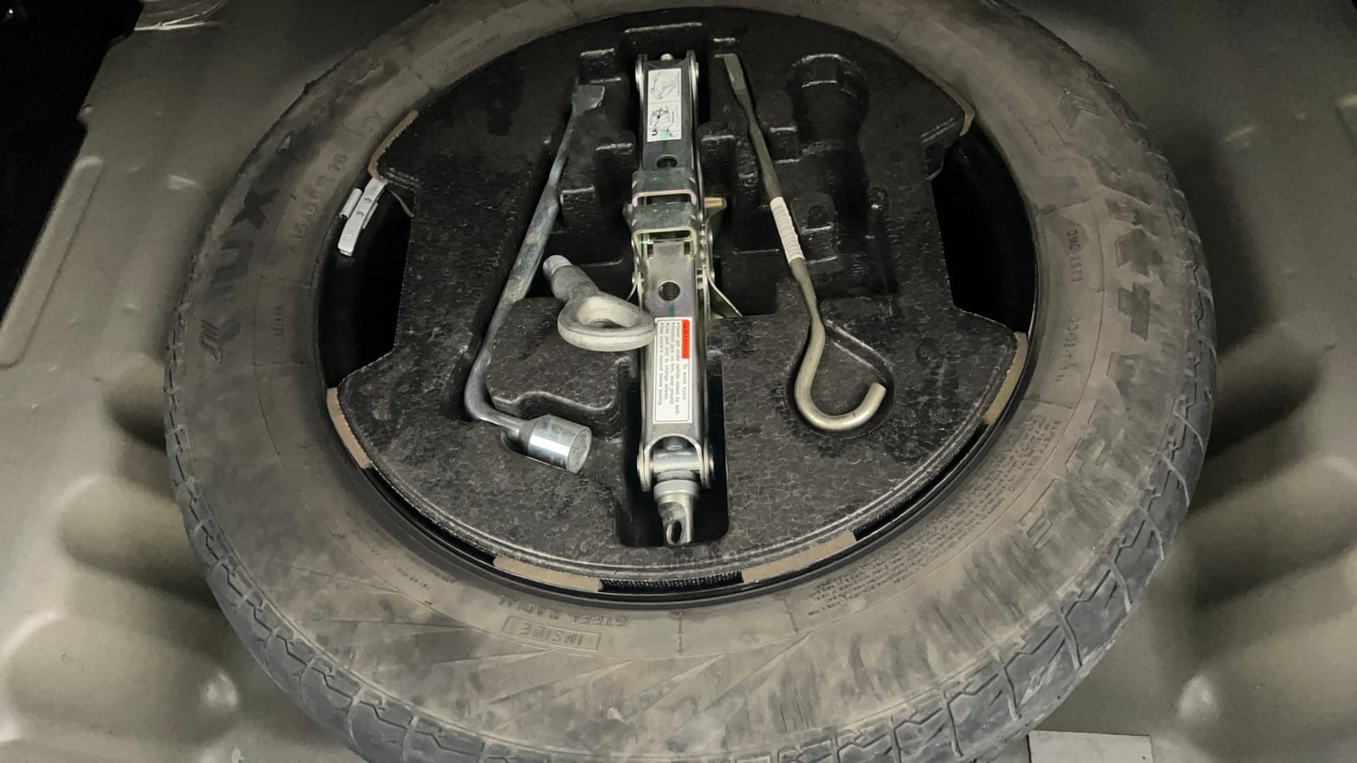 Used 2021 Maruti Suzuki S-Cross Alpha AT Petrol Automatic tyres SPARE TYRE VIEW
