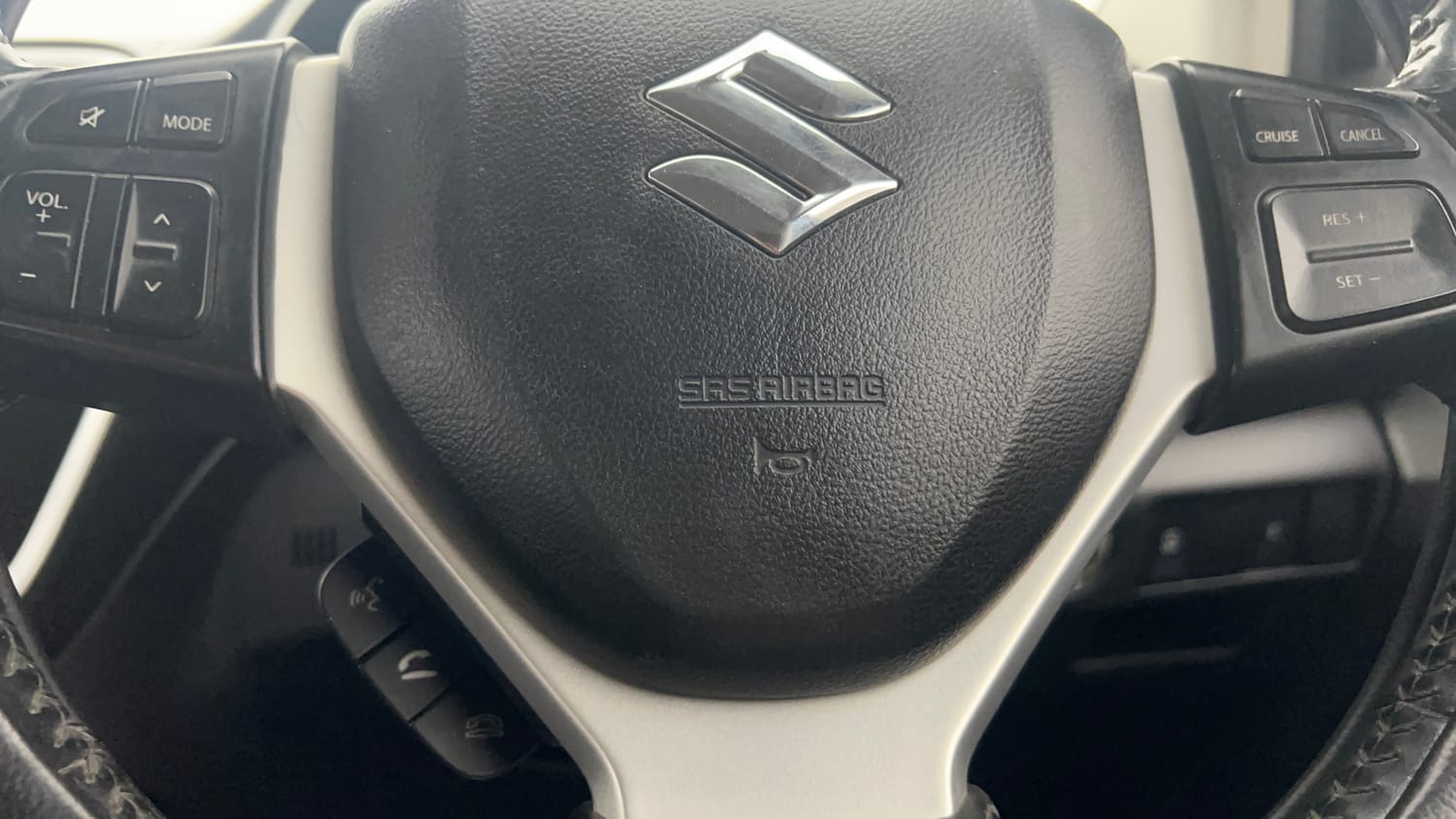 Used 2021 Maruti Suzuki S-Cross Alpha AT Petrol Automatic top_features Airbags