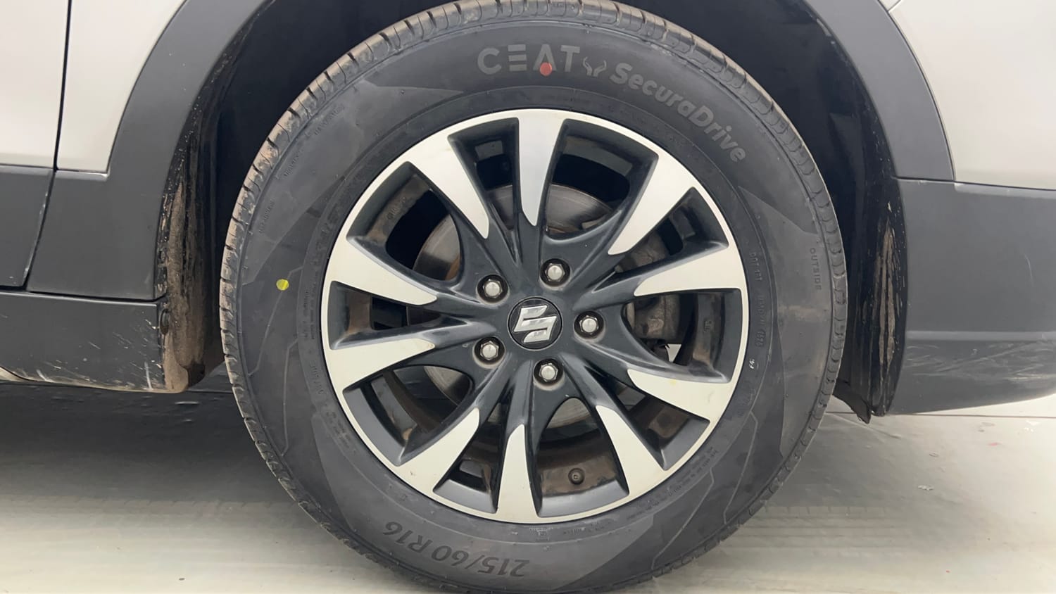 Used 2021 Maruti Suzuki S-Cross Alpha AT Petrol Automatic tyres RIGHT FRONT TYRE RIM VIEW