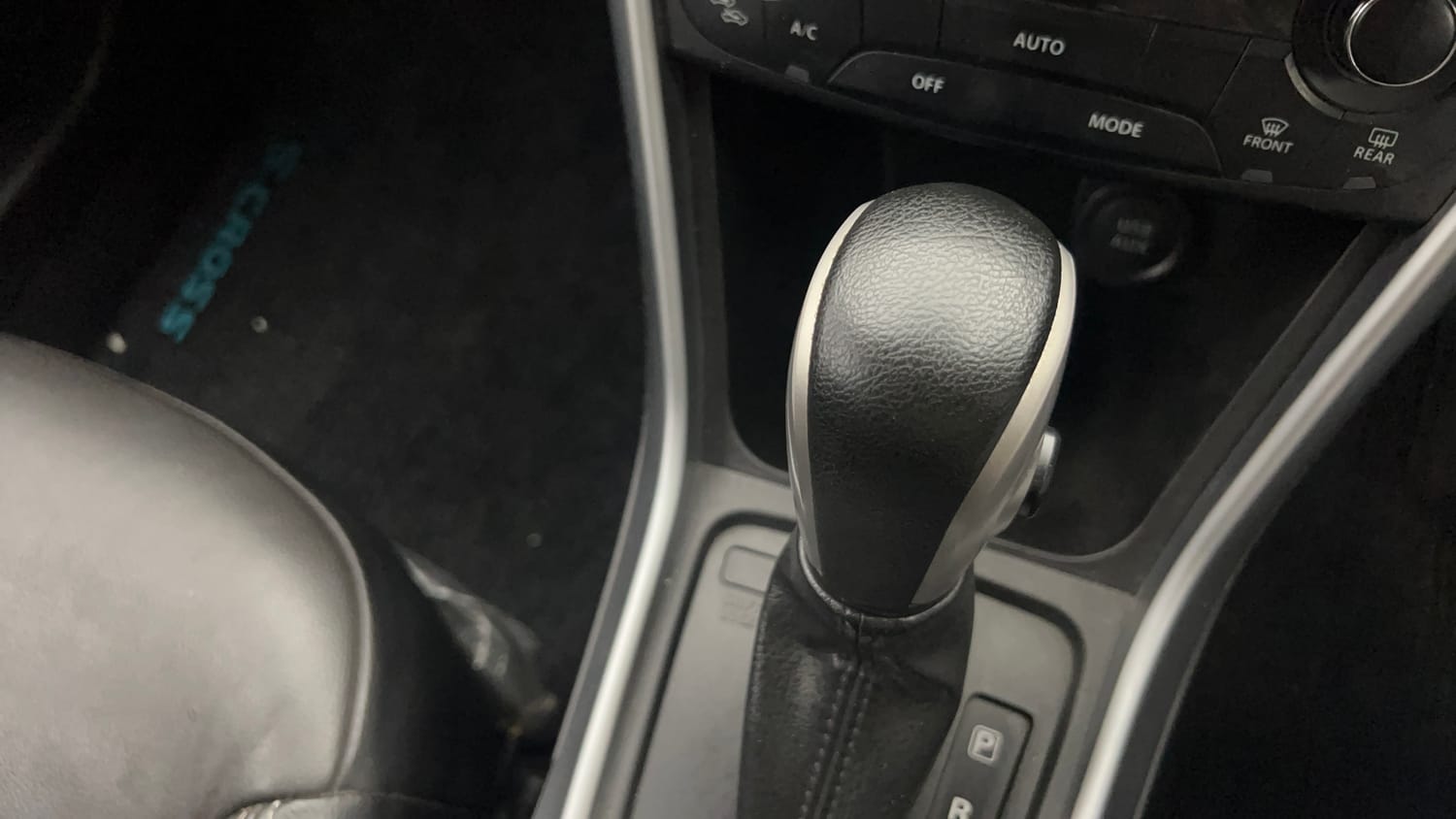 Used 2021 Maruti Suzuki S-Cross Alpha AT Petrol Automatic interior GEAR  KNOB VIEW