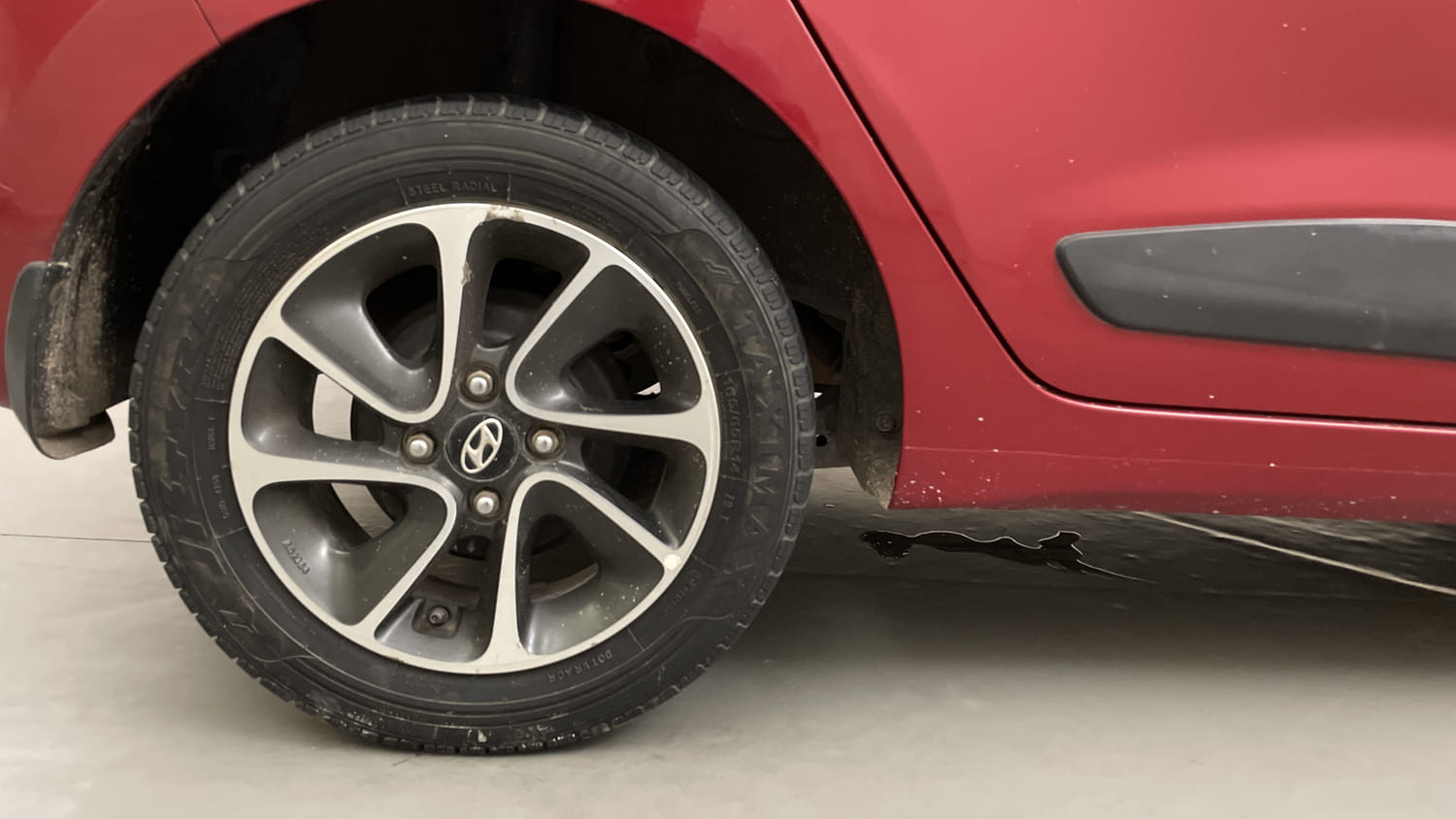 Used 2018 Hyundai Grand i10 Asta 1.2 Kappa VTVT Petrol Manual tyres RIGHT REAR TYRE RIM VIEW