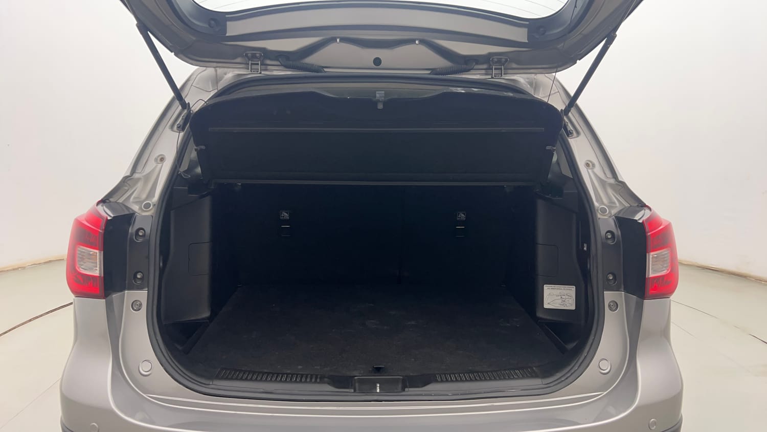 Used 2021 Maruti Suzuki S-Cross Alpha AT Petrol Automatic interior DICKY INSIDE VIEW