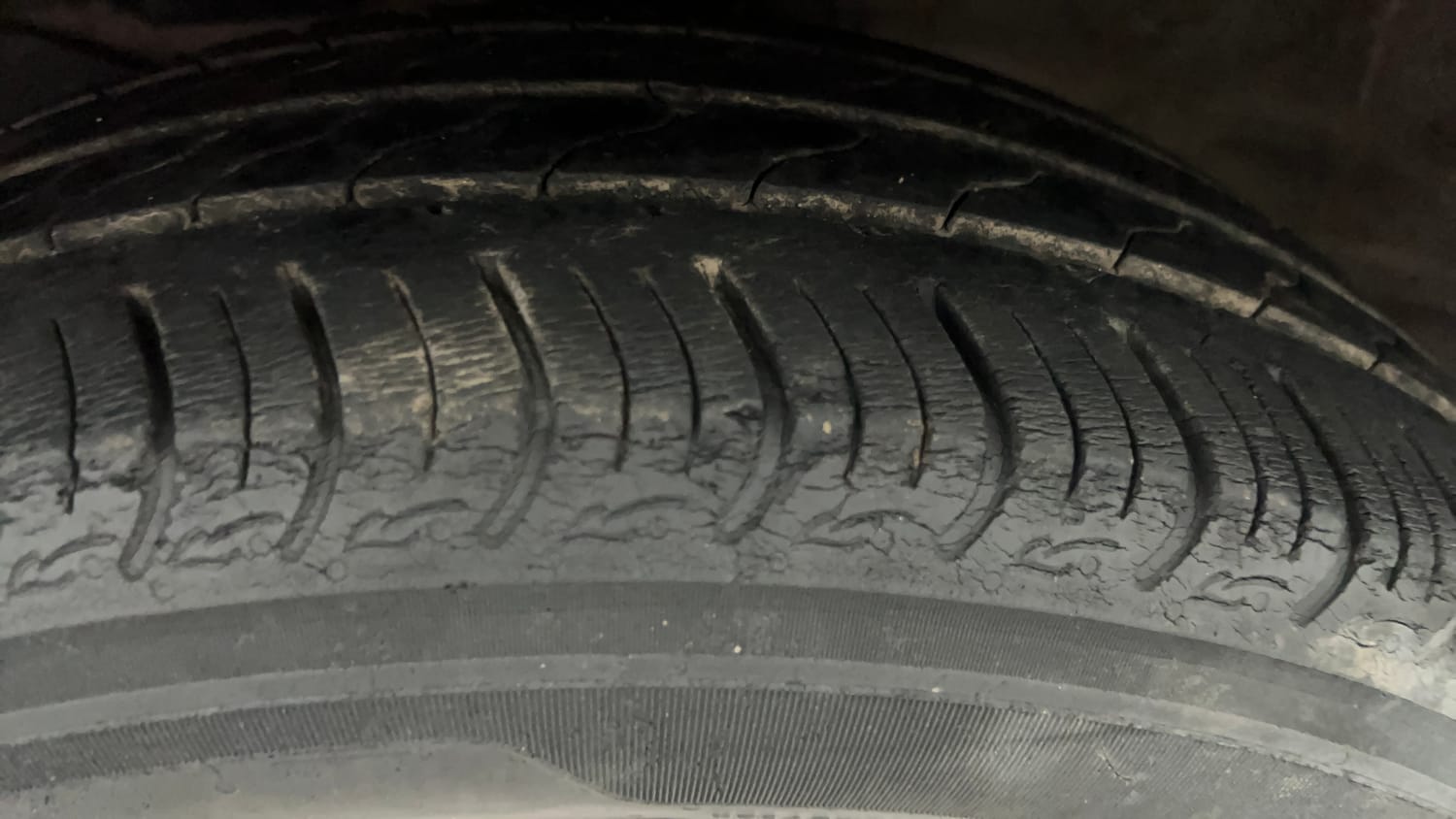 Used 2018 Honda Amaze 1.2 V CVT Petrol Petrol Automatic tyres LEFT FRONT TYRE TREAD VIEW