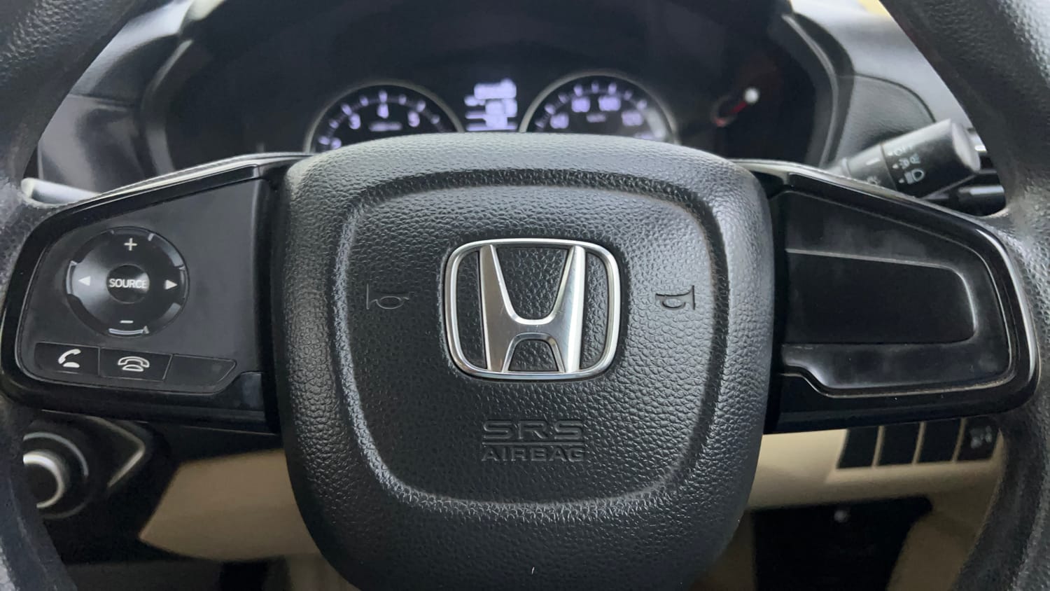 Used 2018 Honda Amaze 1.2 V CVT Petrol Petrol Automatic top_features Steering mounted controls