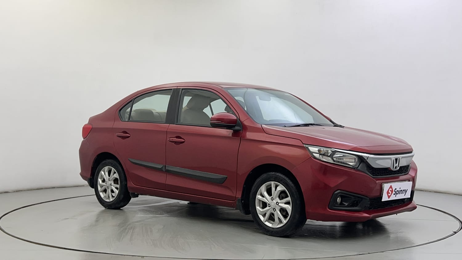 Used 2018 Honda Amaze 1.2 V CVT Petrol Petrol Automatic exterior RIGHT FRONT CORNER VIEW