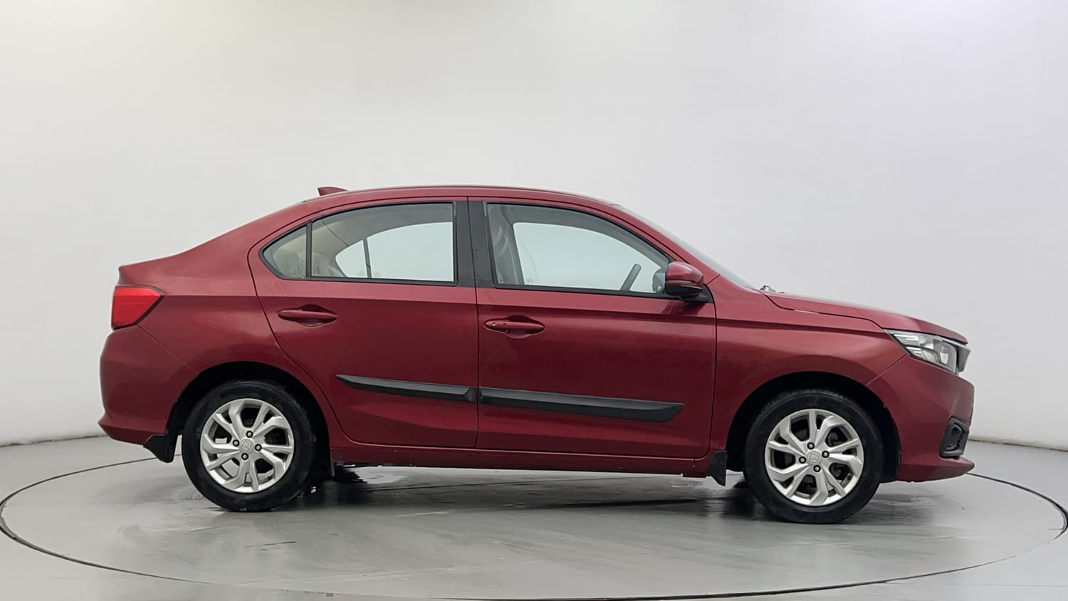 Used 2018 Honda Amaze 1.2 V CVT Petrol Petrol Automatic exterior RIGHT SIDE VIEW