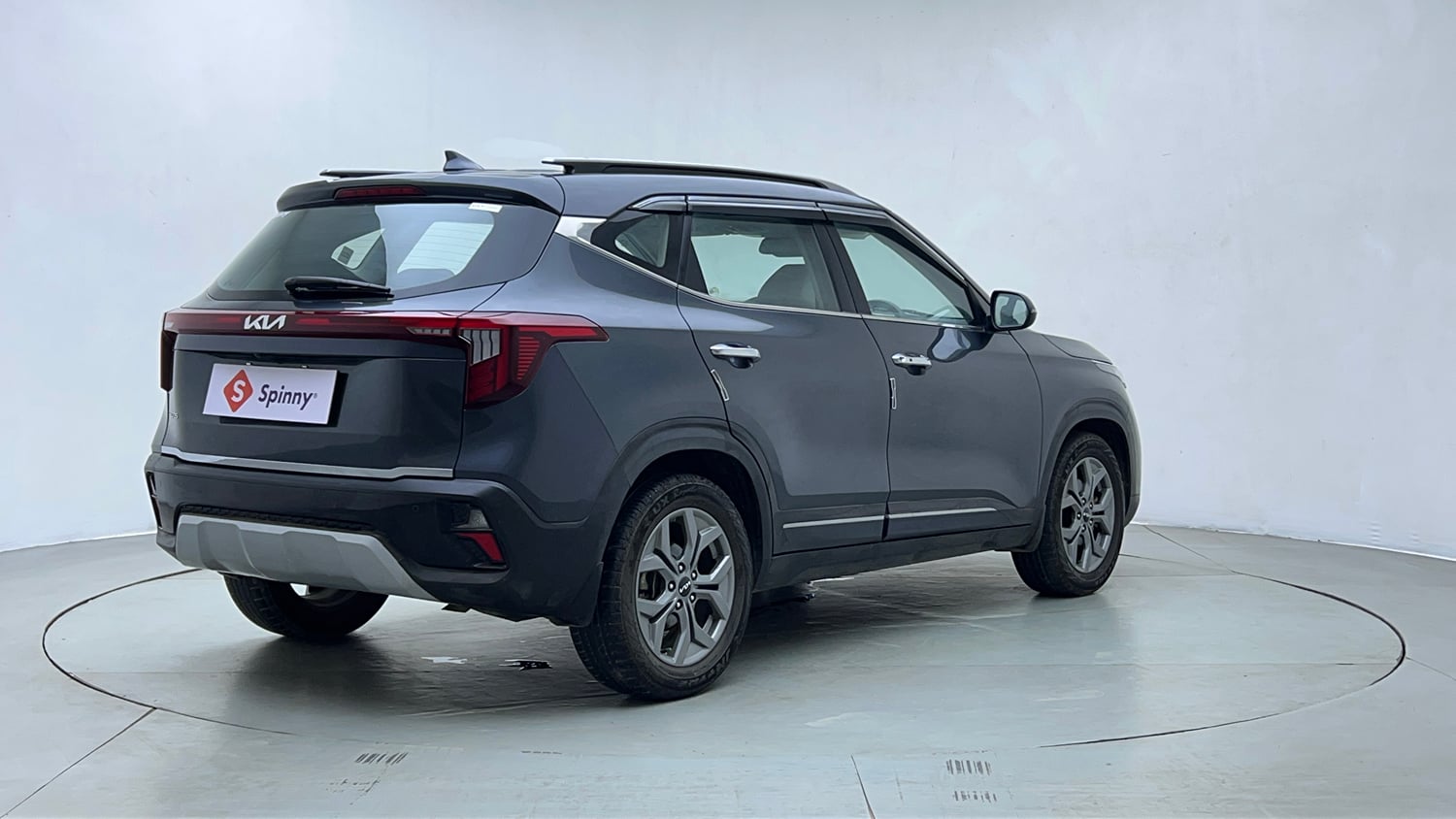 Used 2023 Kia Seltos HTX 1.5 Petrol MT Petrol Manual exterior RIGHT REAR CORNER VIEW