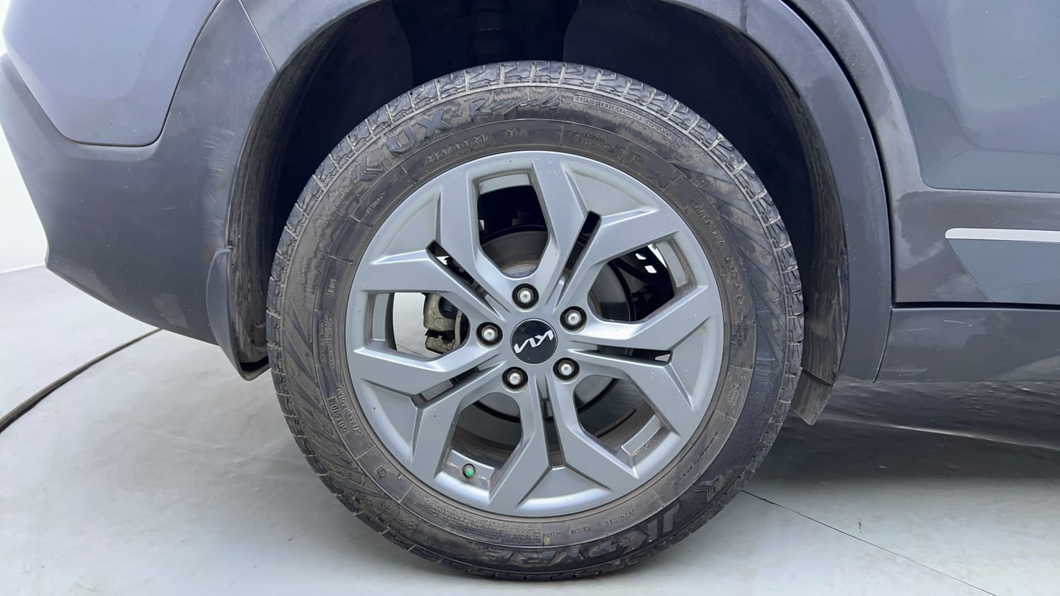 Used 2023 Kia Seltos HTX 1.5 Petrol MT Petrol Manual tyres RIGHT REAR TYRE RIM VIEW