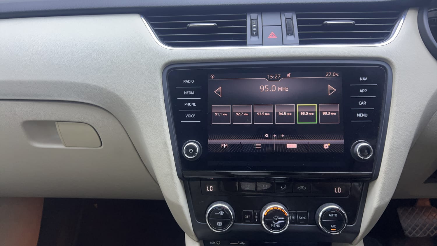 Used 2017 Skoda Octavia 1.8 TSI Style Plus AT Petrol Automatic interior MUSIC SYSTEM & AC CONTROL VIEW