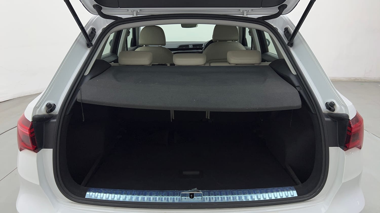 2023 Audi Q3 40 TFSI Premium Plus-25