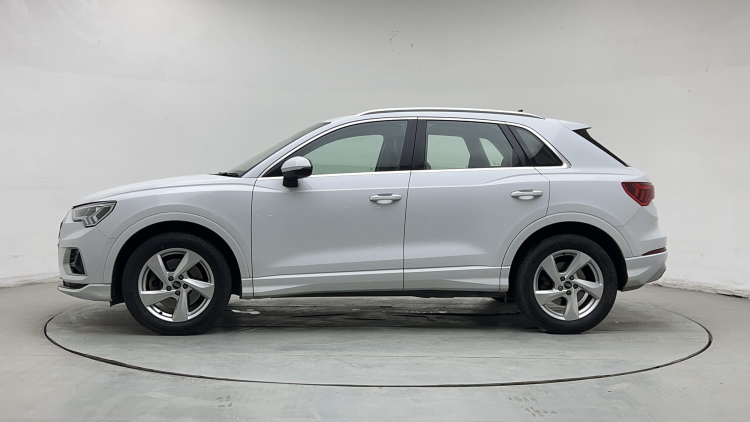 2023 Audi Q3 40 TFSI Premium Plus-1