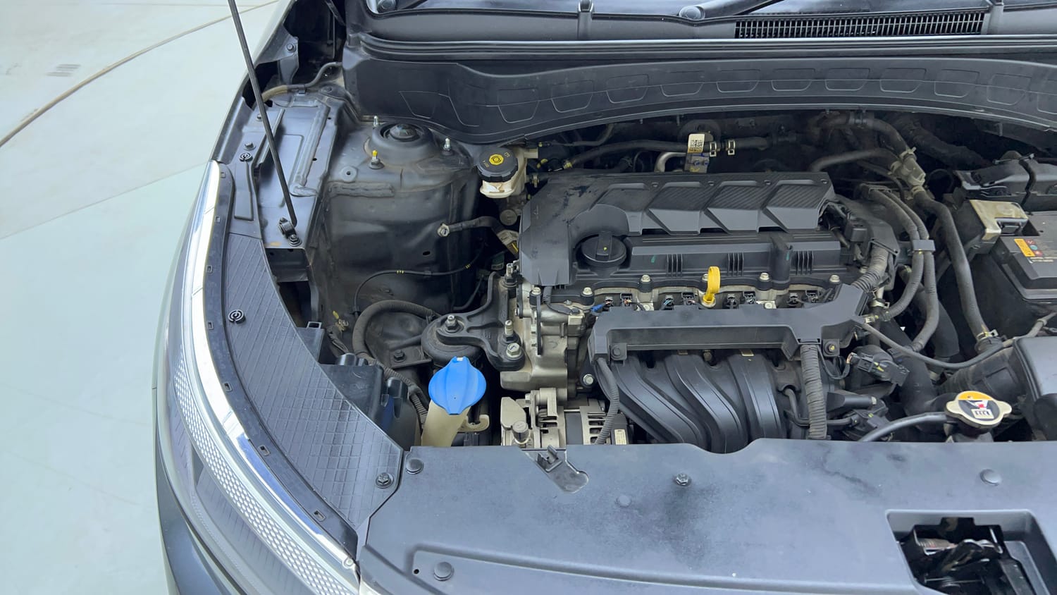 Used 2023 Kia Seltos HTX 1.5 Petrol MT Petrol Manual engine ENGINE RIGHT SIDE VIEW