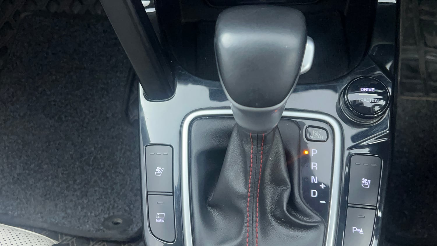 Used 2020 kia Seltos GTX Plus DCT 1.4 Petrol Automatic interior GEAR  KNOB VIEW