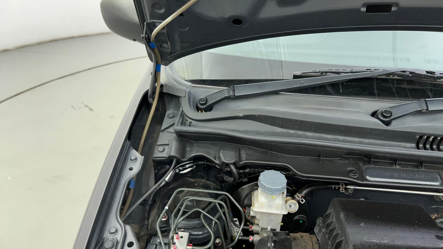 Used 2024 Maruti Suzuki Alto K10 VXi Plus (O) AGS Petrol Automatic engine ENGINE RIGHT SIDE HINGE & APRON VIEW