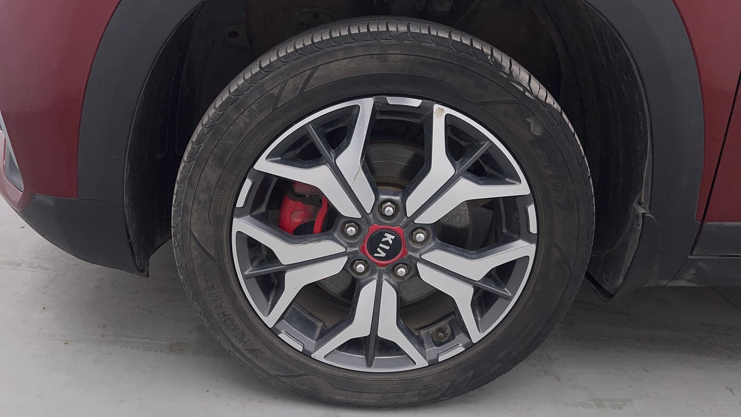 Used 2020 kia Seltos GTX Plus DCT 1.4 Petrol Automatic tyres LEFT FRONT TYRE RIM VIEW