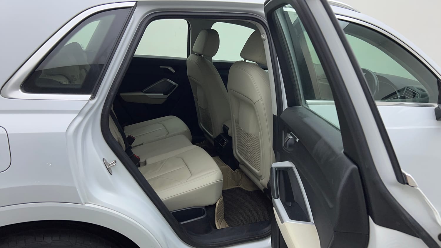 2023 Audi Q3 40 TFSI Premium Plus-18