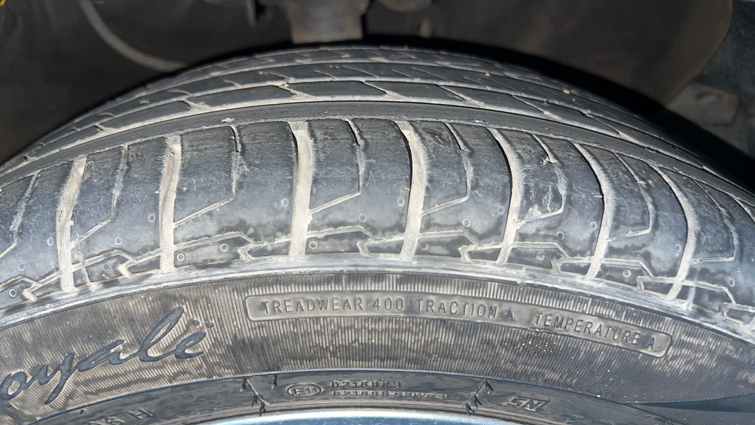 Used 2023 Kia Seltos HTX 1.5 Petrol MT Petrol Manual tyres RIGHT FRONT TYRE TREAD VIEW