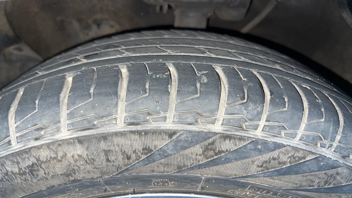 Used 2023 Kia Seltos HTX 1.5 Petrol MT Petrol Manual tyres LEFT FRONT TYRE TREAD VIEW