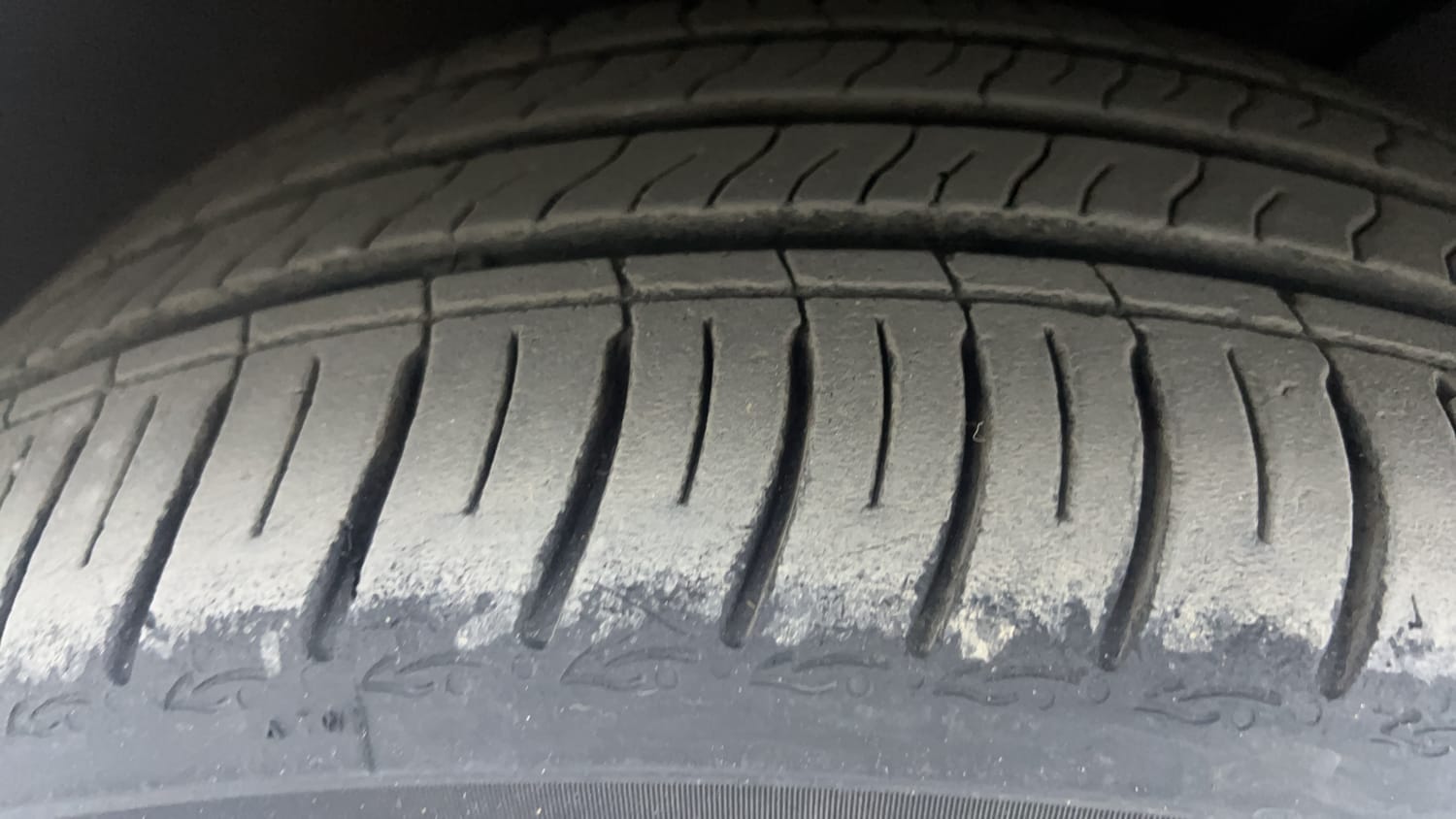 Used 2017 Skoda Octavia 1.8 TSI Style Plus AT Petrol Automatic tyres LEFT FRONT TYRE TREAD VIEW