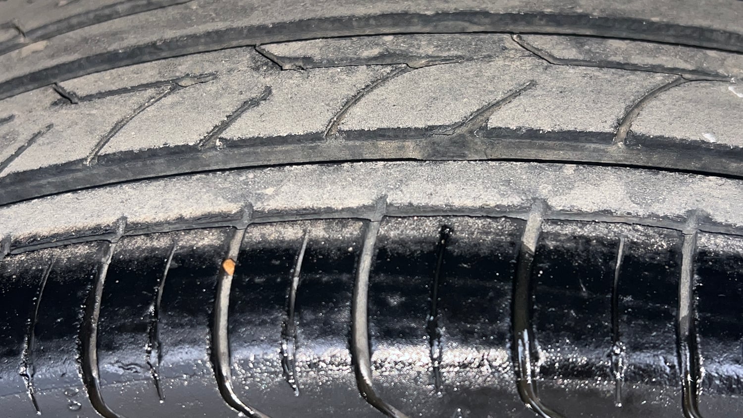 Used 2020 kia Seltos GTX Plus DCT 1.4 Petrol Automatic tyres LEFT REAR TYRE TREAD VIEW