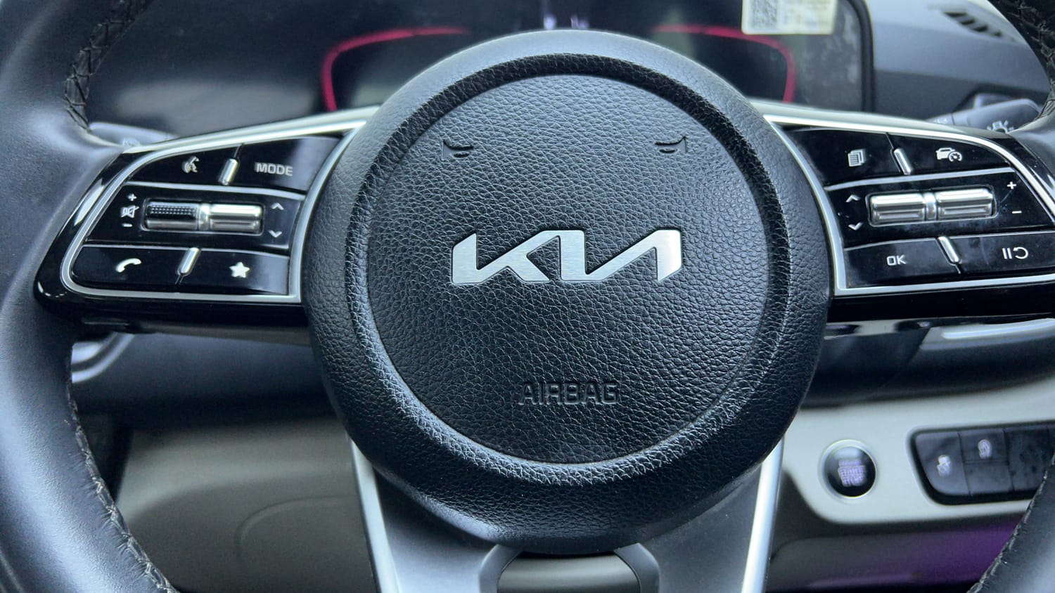 Used 2023 Kia Seltos HTX 1.5 Petrol MT Petrol Manual top_features Airbags