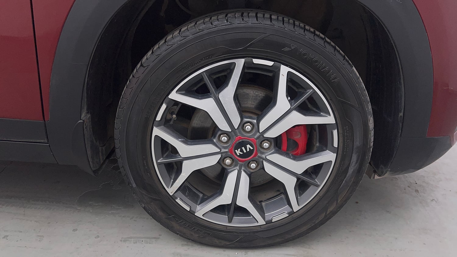 Used 2020 kia Seltos GTX Plus DCT 1.4 Petrol Automatic tyres RIGHT FRONT TYRE RIM VIEW