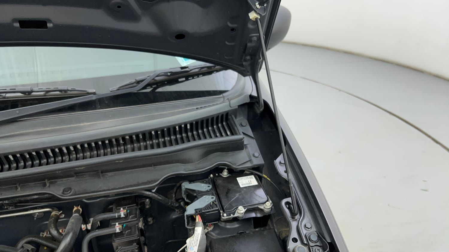 Used 2024 Maruti Suzuki Alto K10 VXi Plus (O) AGS Petrol Automatic engine ENGINE LEFT SIDE HINGE & APRON VIEW