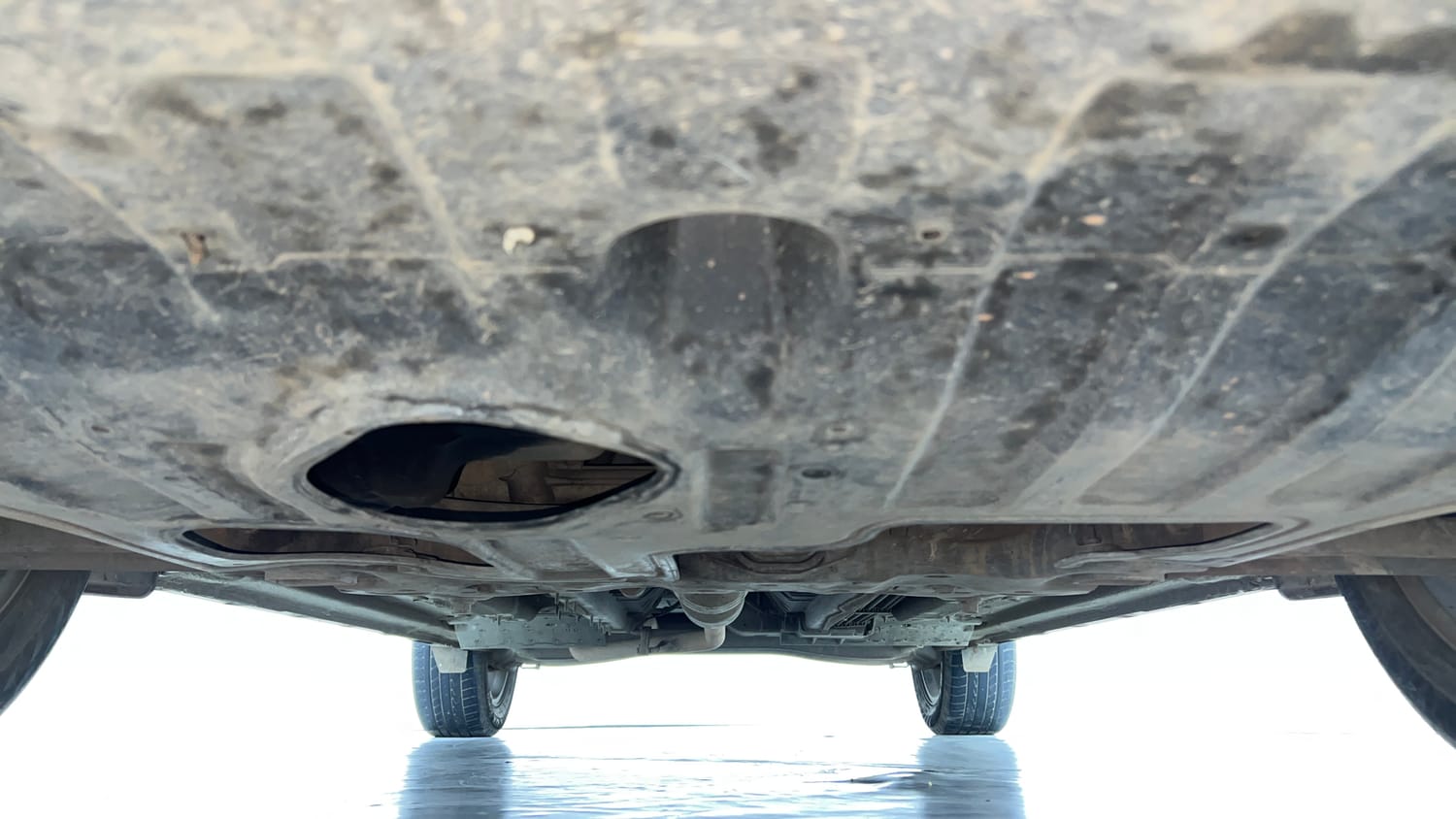 Used 2023 Kia Seltos HTX 1.5 Petrol MT Petrol Manual extra FRONT LEFT UNDERBODY VIEW